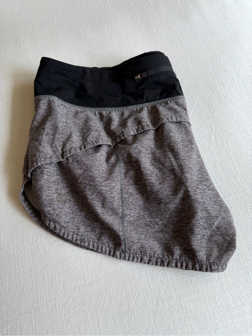 LuluLemon - Speed Up Low Rise Lined Shorts 2.5 - Picture 6 of 6